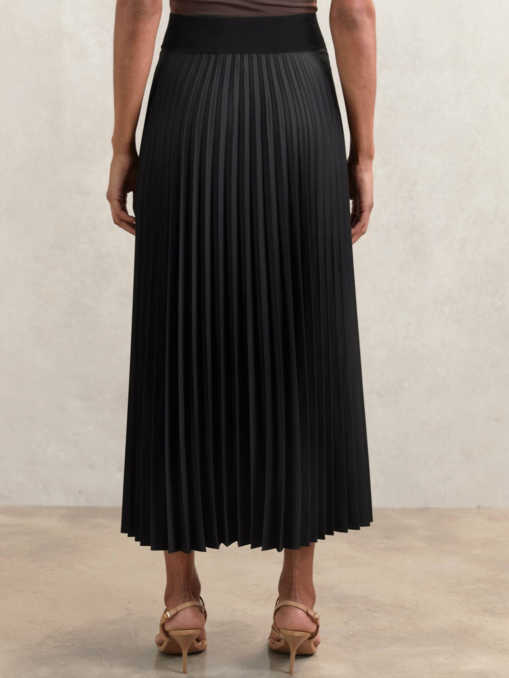 Pleated Midi Skirt in Black