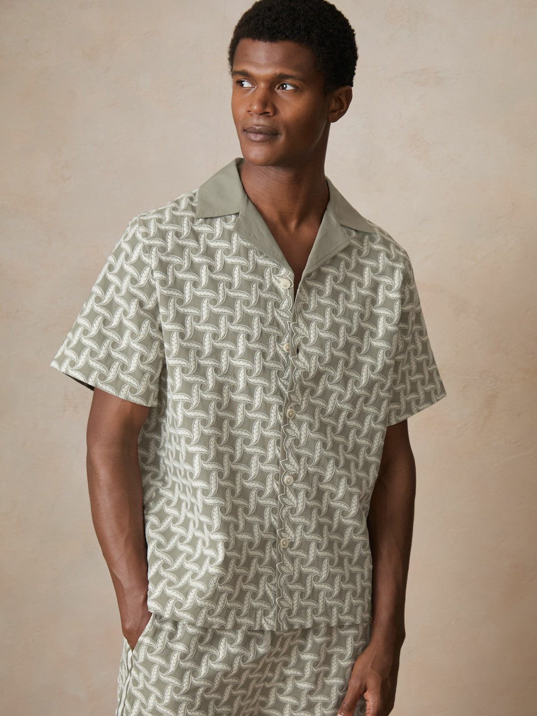 | Ché Motif-Embroidered Shirt in Sage/White