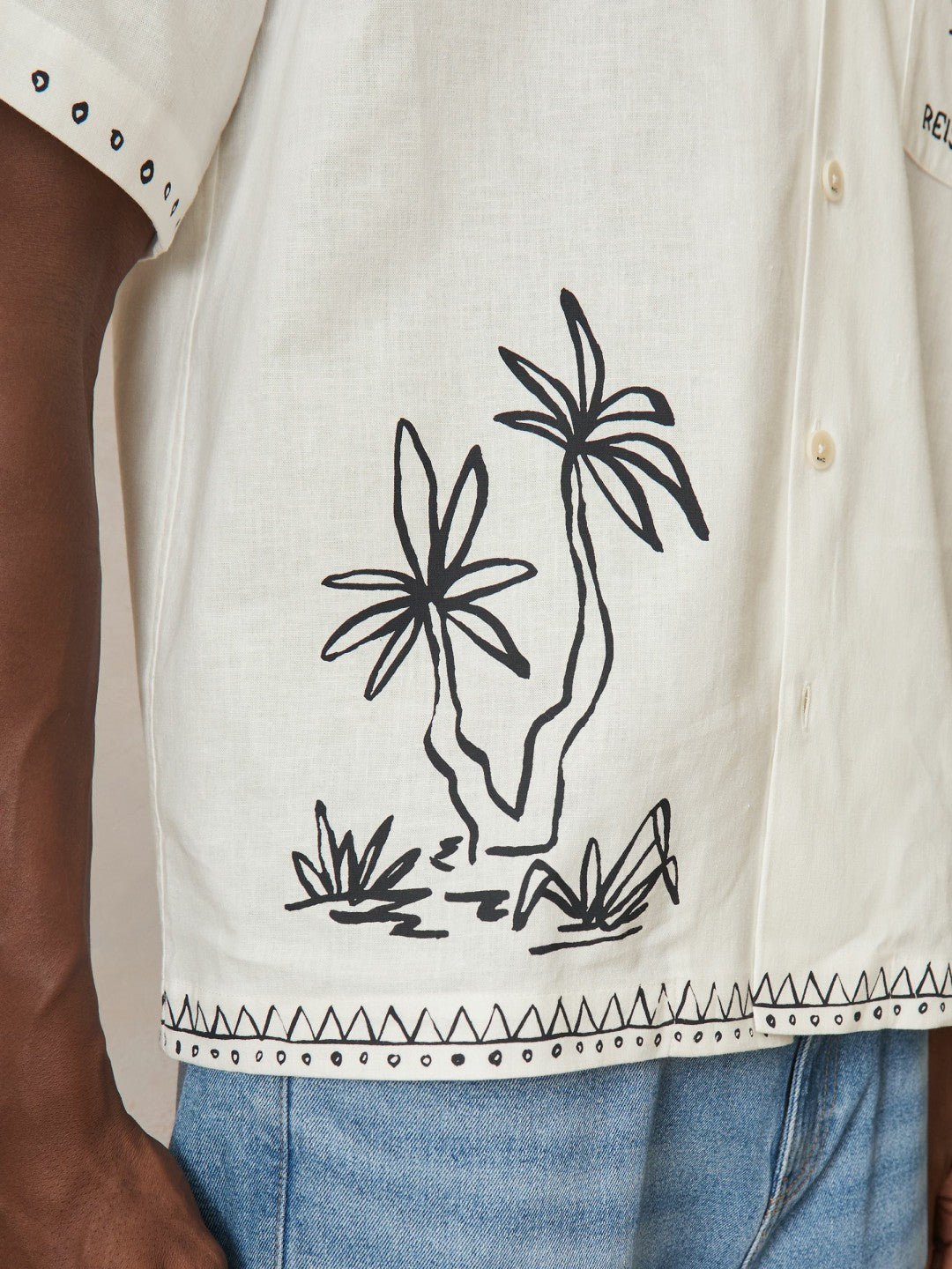 | Ché Cotton-Linen Palm Shirt in White