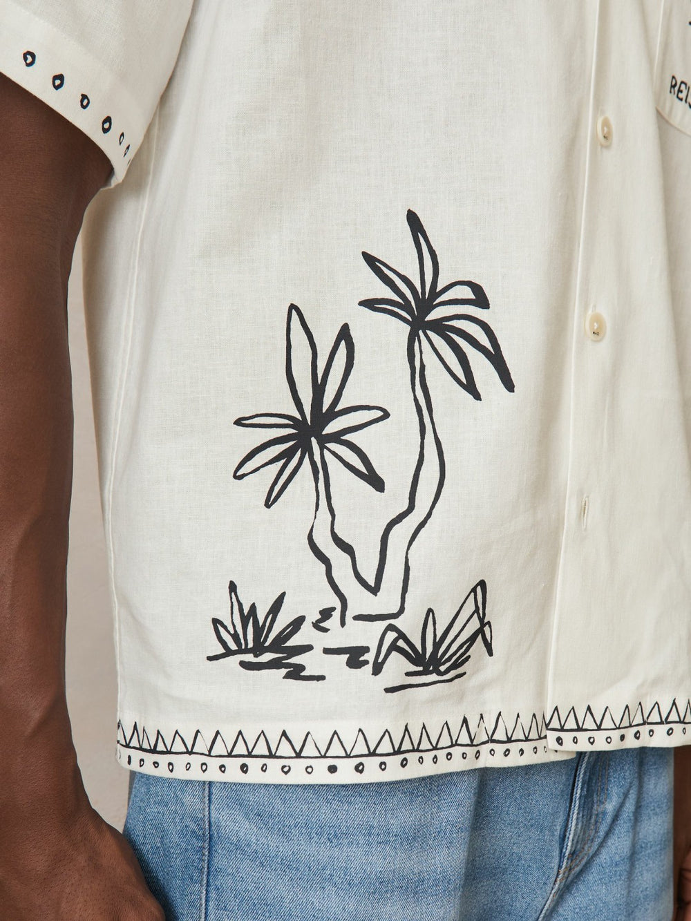 | Ché Cotton-Linen Palm Shirt in White