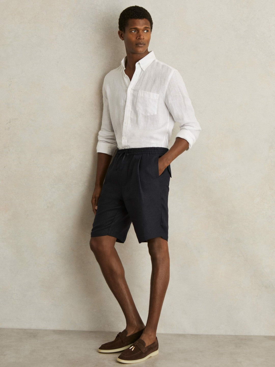 Linen Drawstring Shorts in Navy