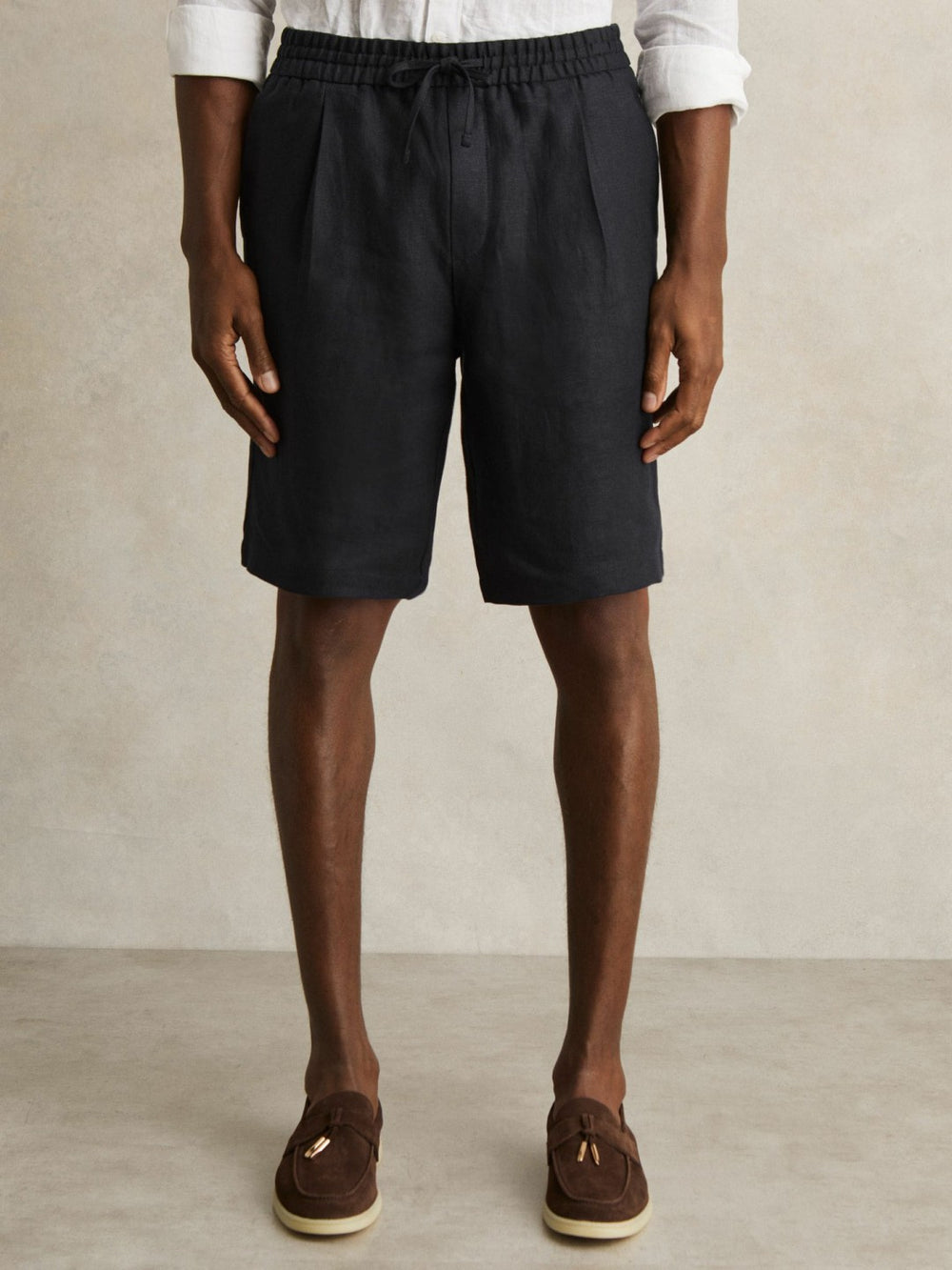 Linen Drawstring Shorts in Navy