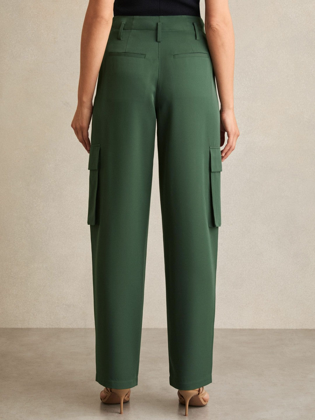 Petite Wide-Leg Pleated Cargo Trousers in Green
