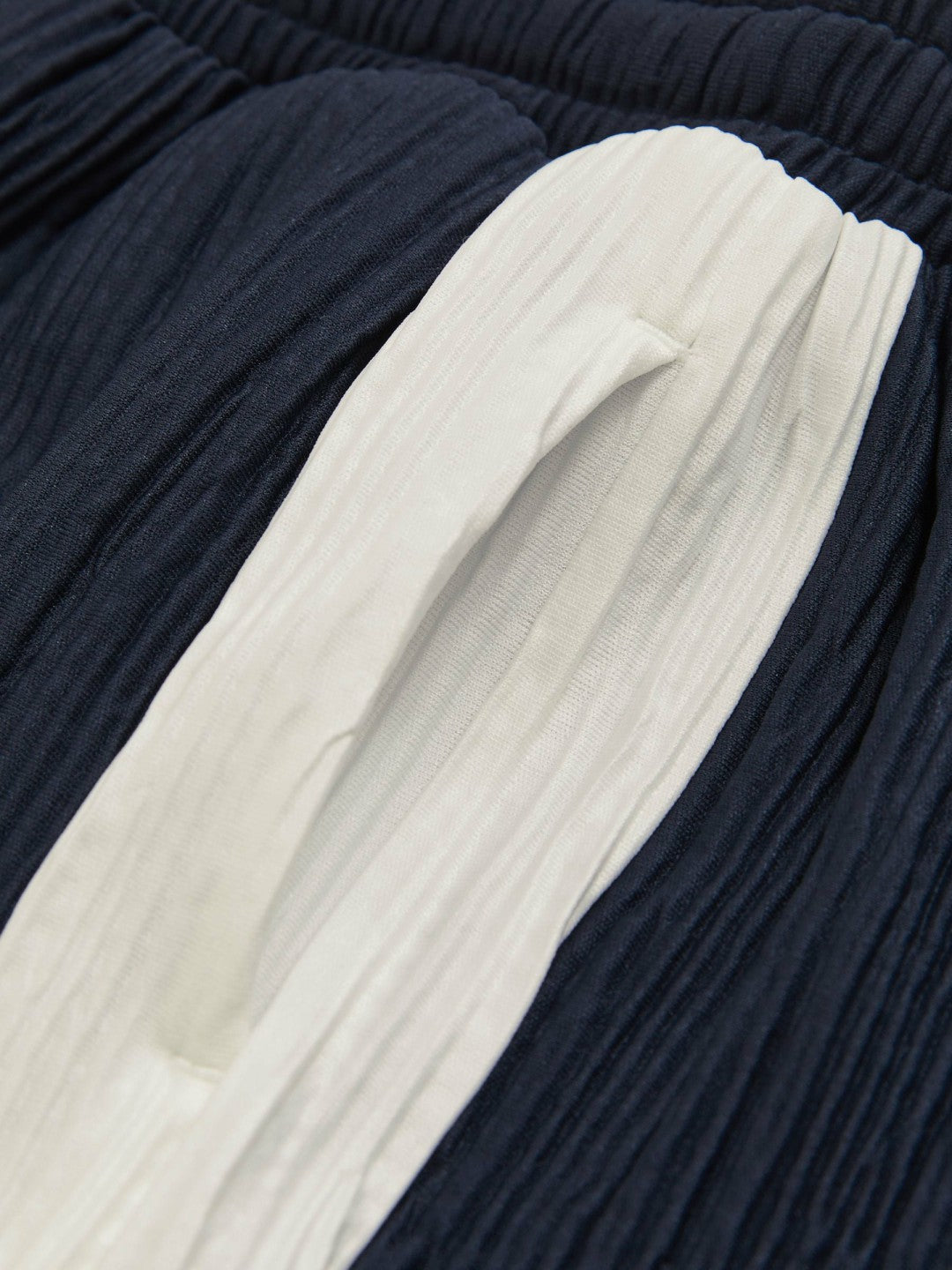 9-13 yrs Plissé Colour-Block Shorts in Navy/White