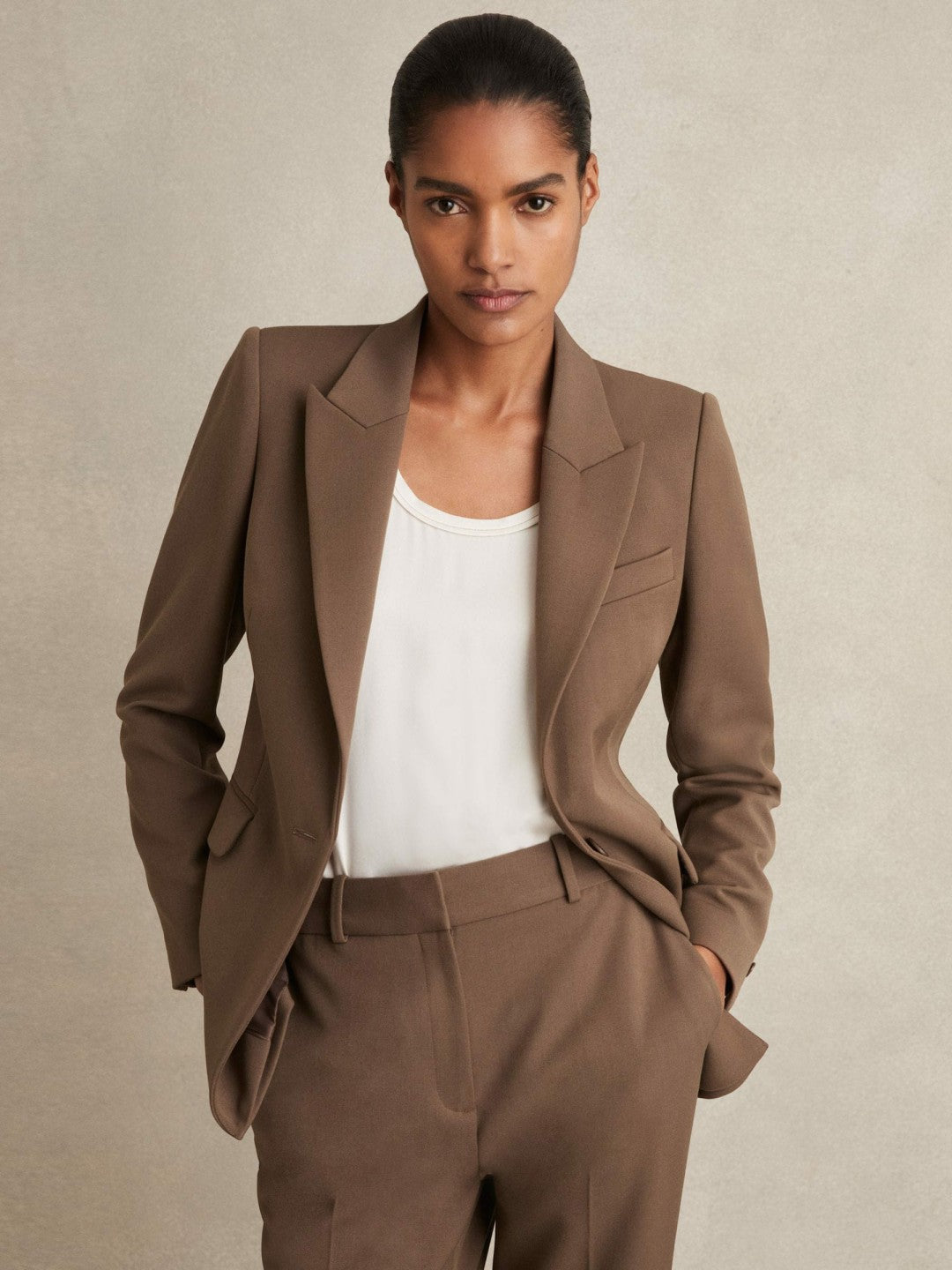 Tailored Single Breasted Suit Blazer in Mink Neutral