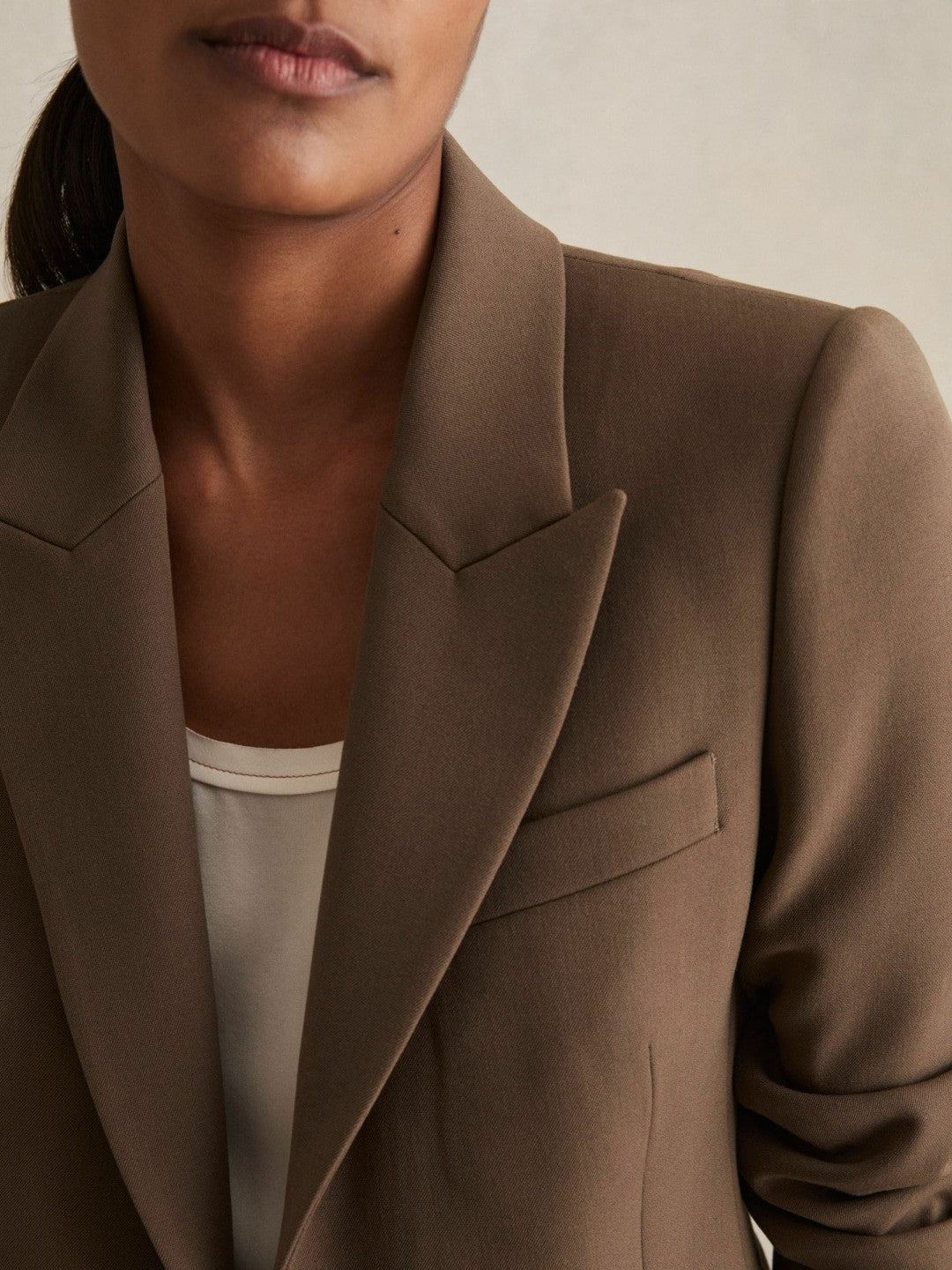 Tailored Single Breasted Suit Blazer in Mink Neutral