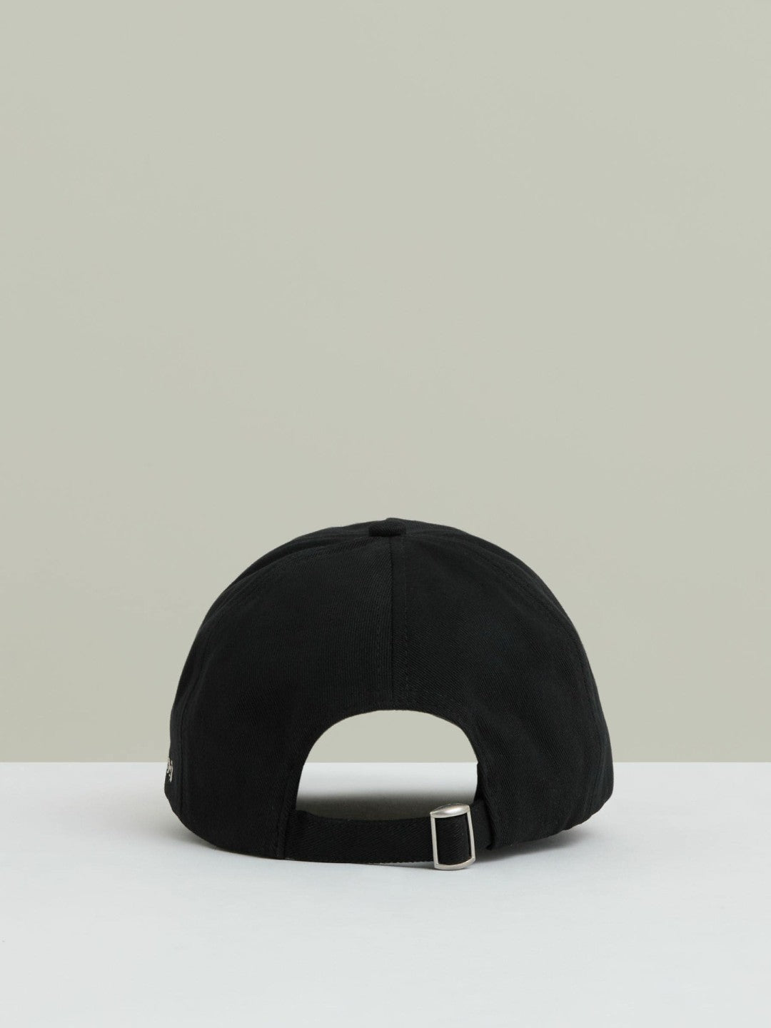 | Ché Logo-Embroidered Cap in Black