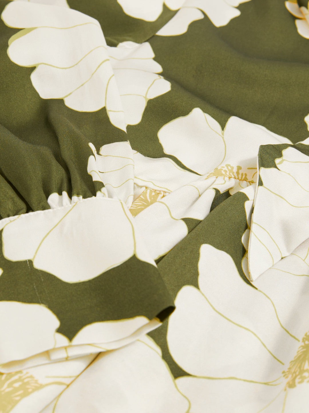 Floral Tie-Neck Swing Blouse in Ivory/Green