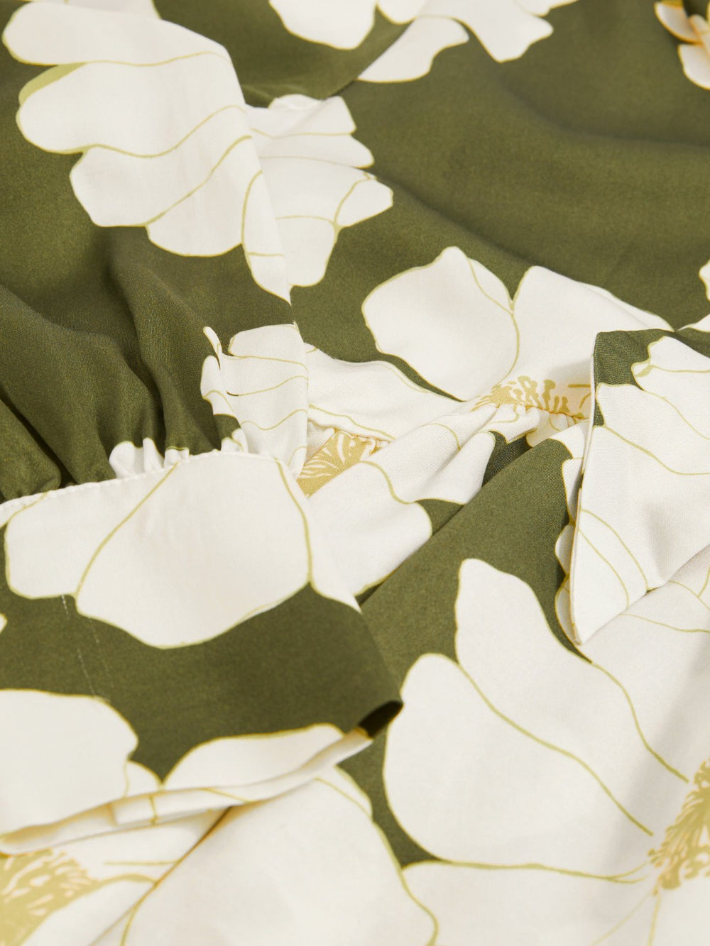 Floral Tie-Neck Swing Blouse in Ivory/Green