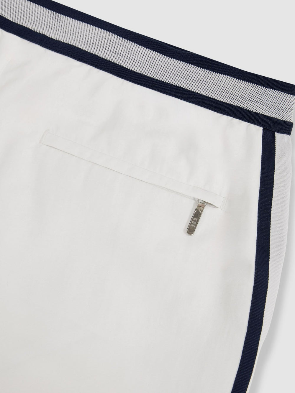 | Ché Stripe-Trim Swim Shorts in White