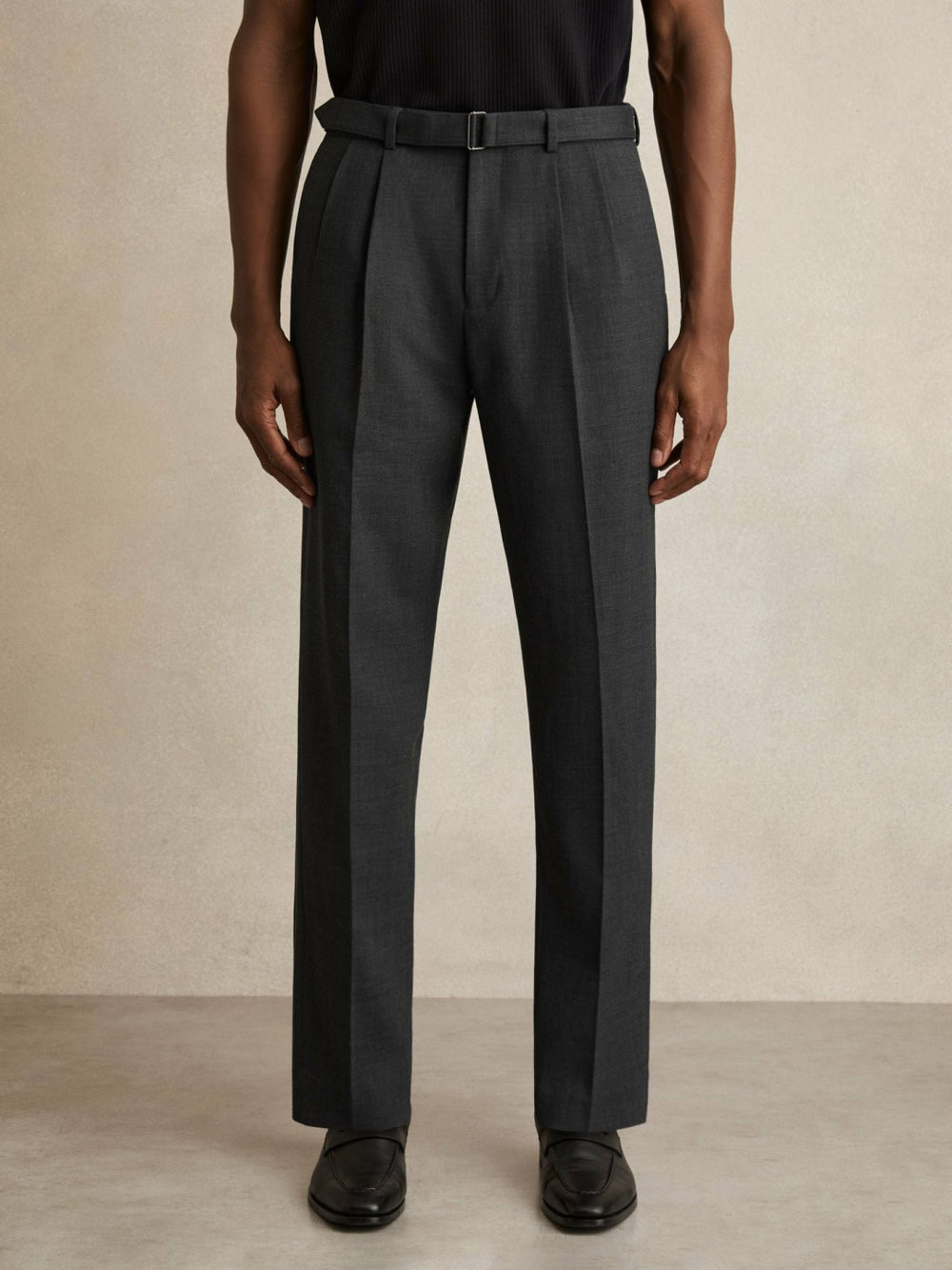 Wool-Blend Belted Pleated Trousers Regular-Fit in Charcoal Grey