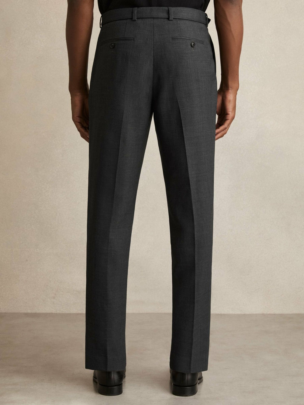 Wool-Blend Belted Pleated Trousers Regular-Fit in Charcoal Grey