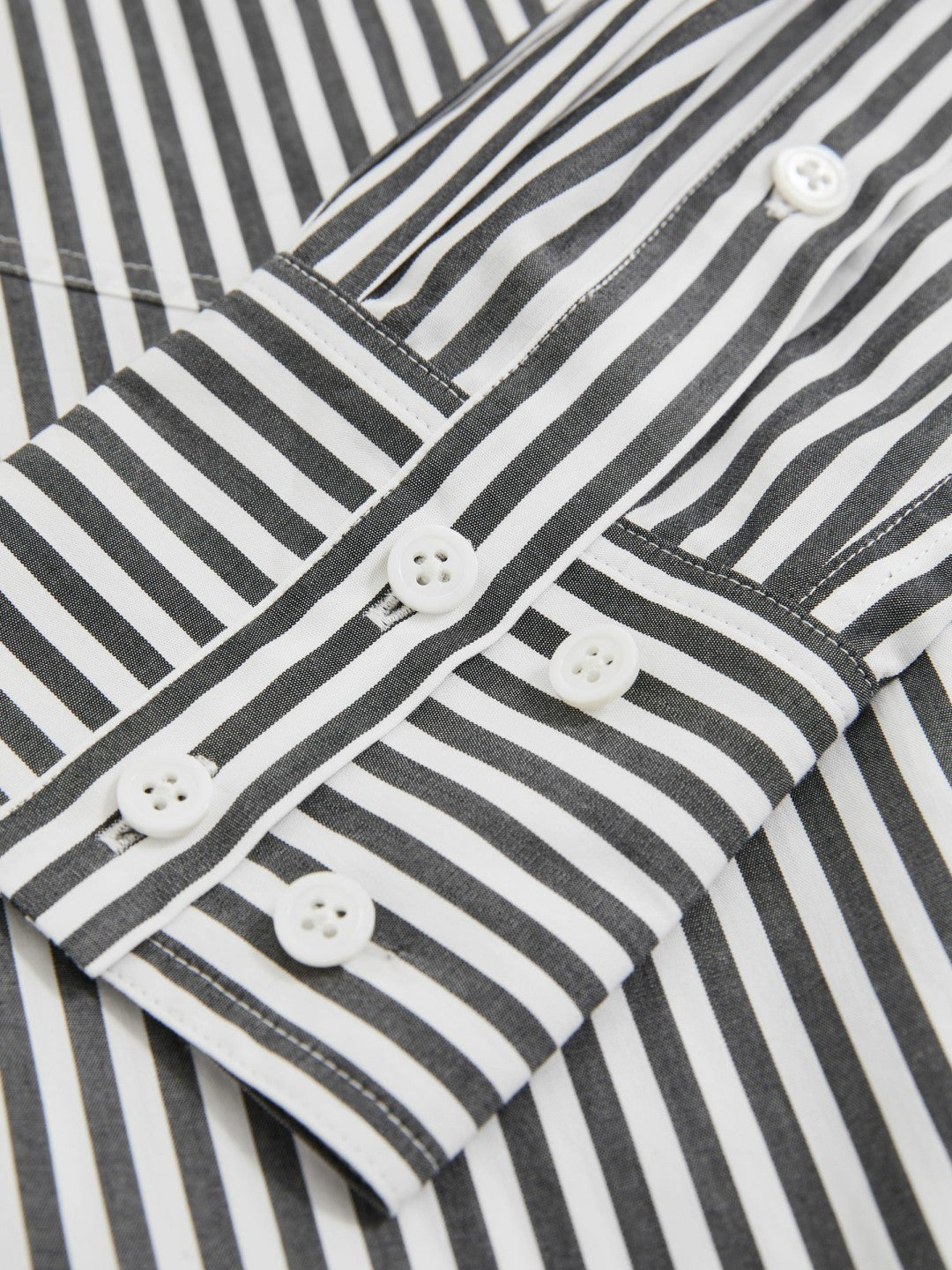 | Les 100 Ciels Stripe Shirt in White/Navy