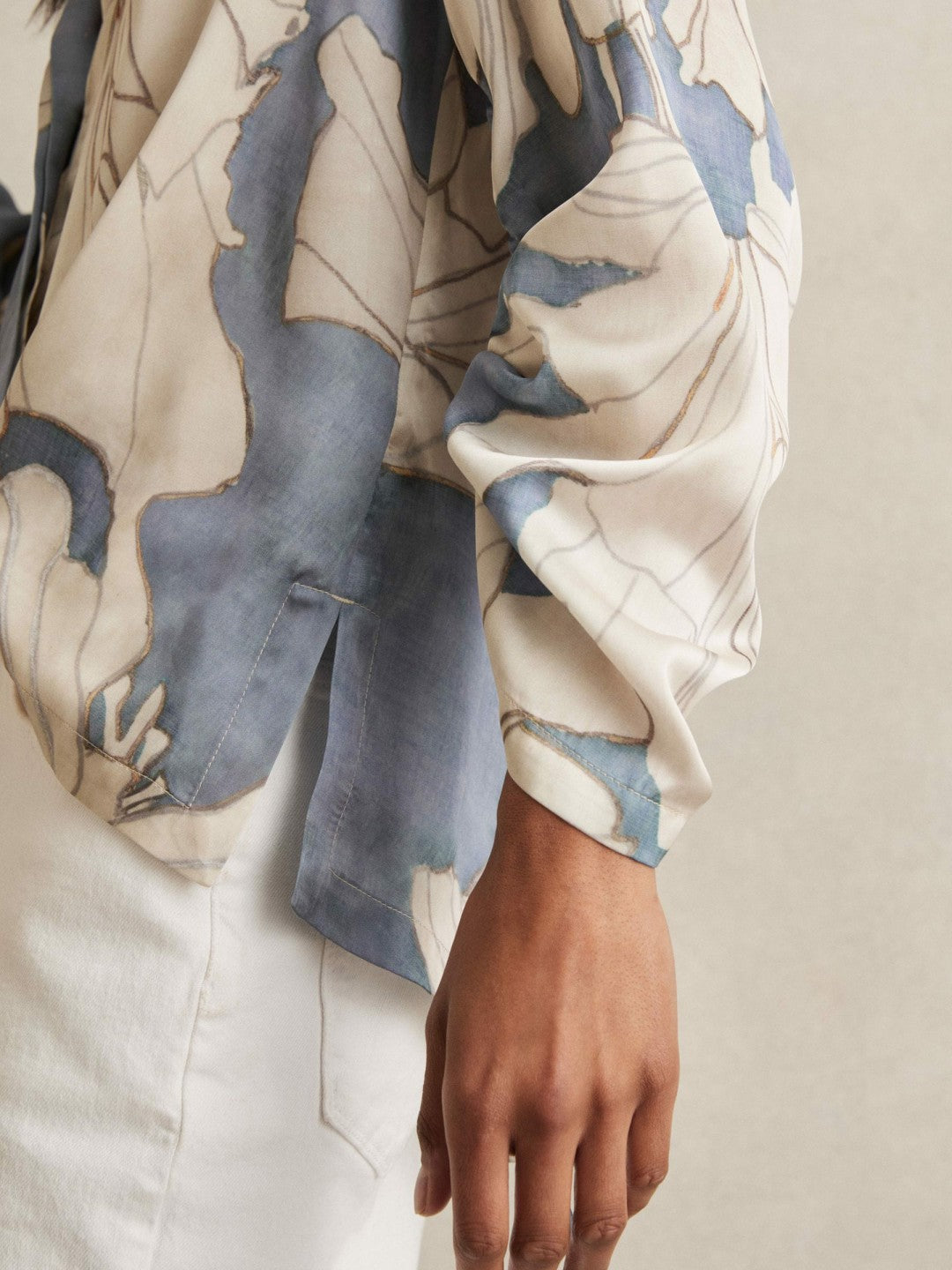 Floral Print Gathered Cut Out Shirt in Blue