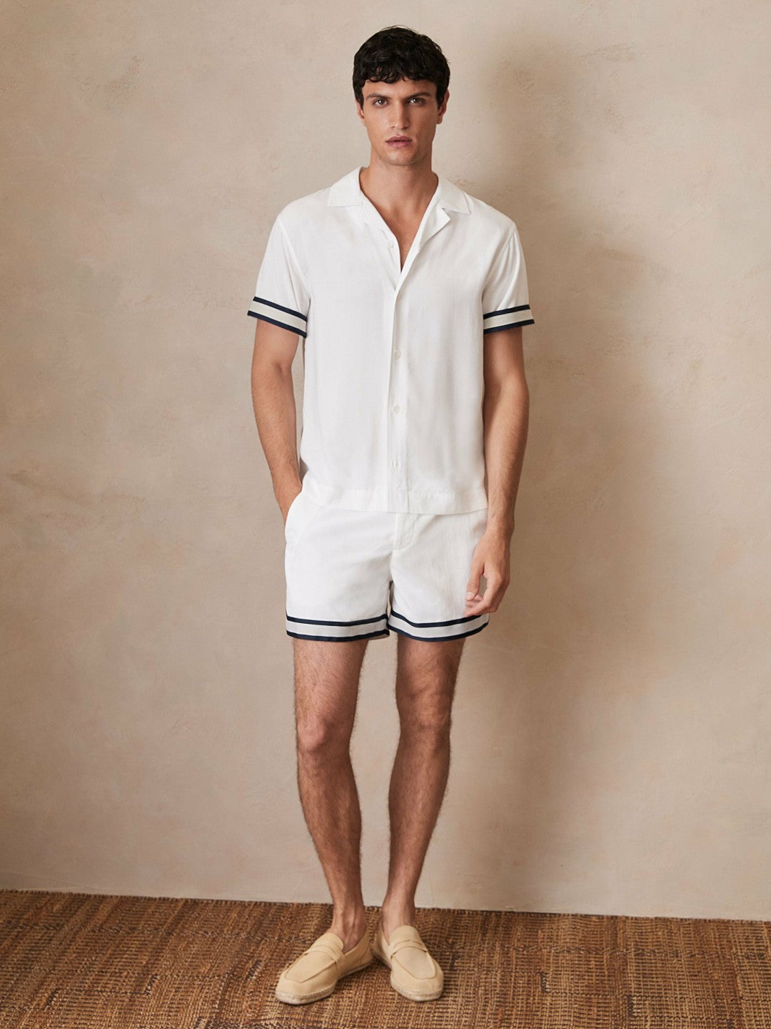 | Ché Stripe-Cuff Shirt in White