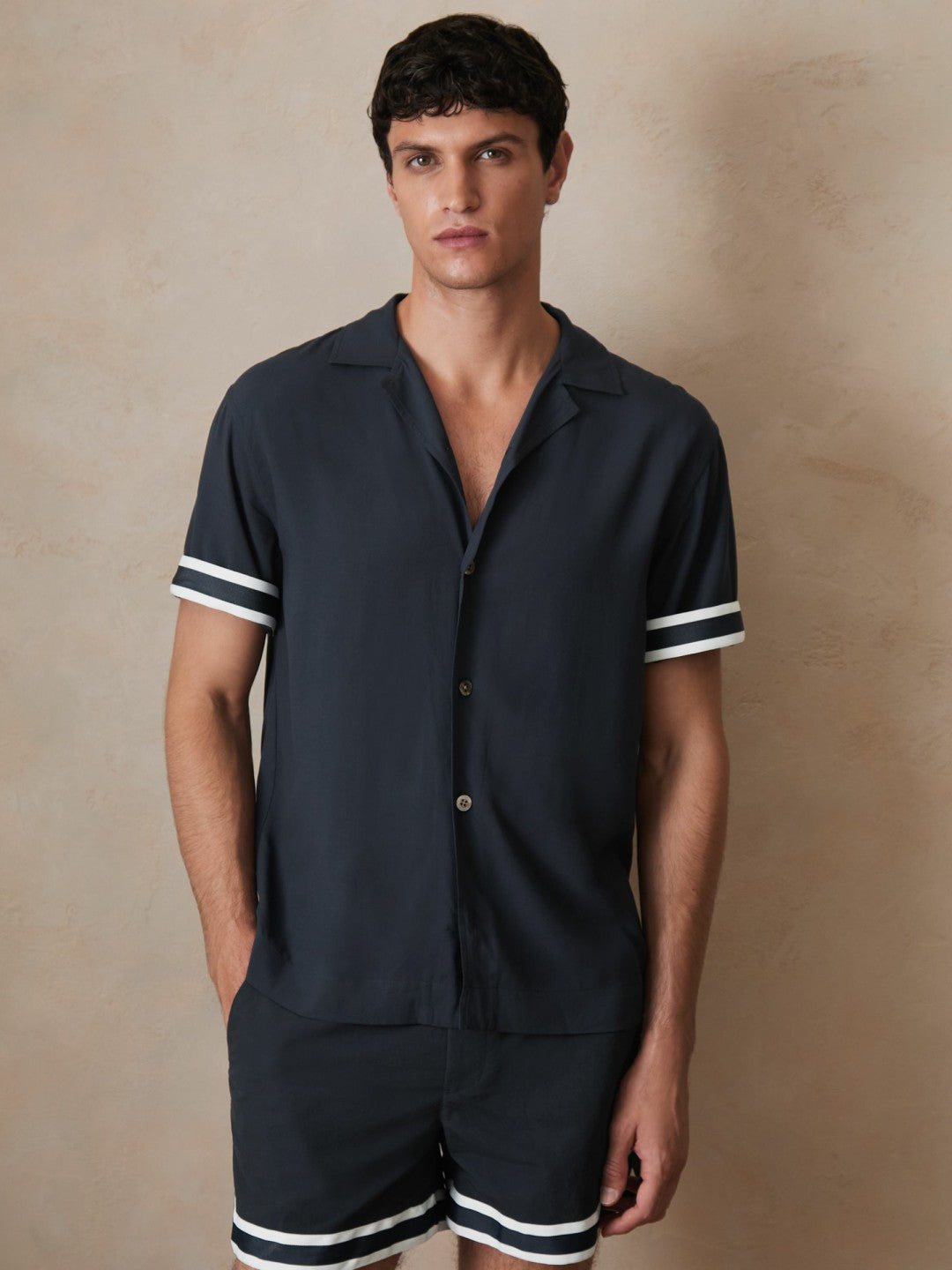 | Ché Stripe-Cuff Shirt in Navy