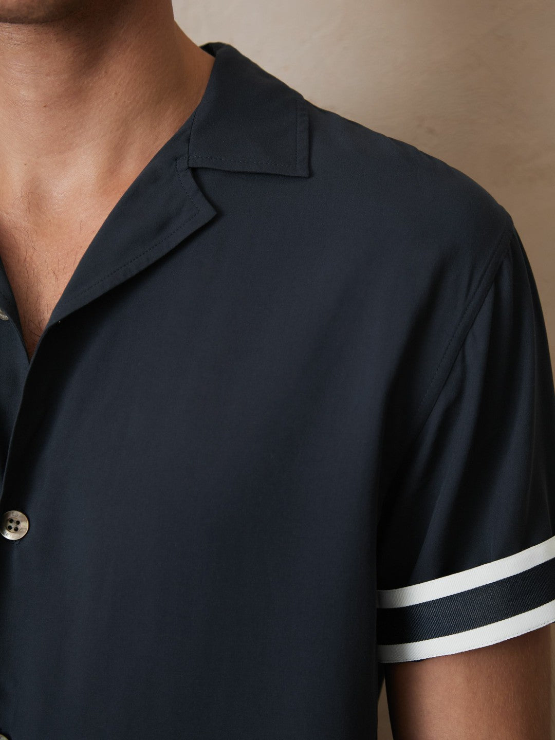 | Ché Stripe-Cuff Shirt in Navy
