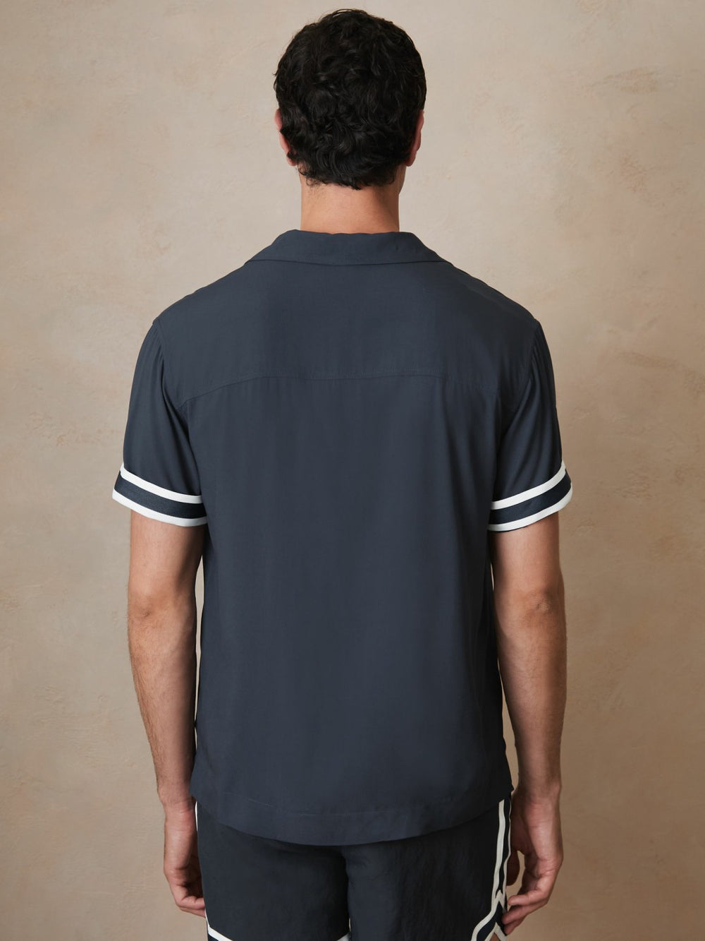| Ché Stripe-Cuff Shirt in Navy