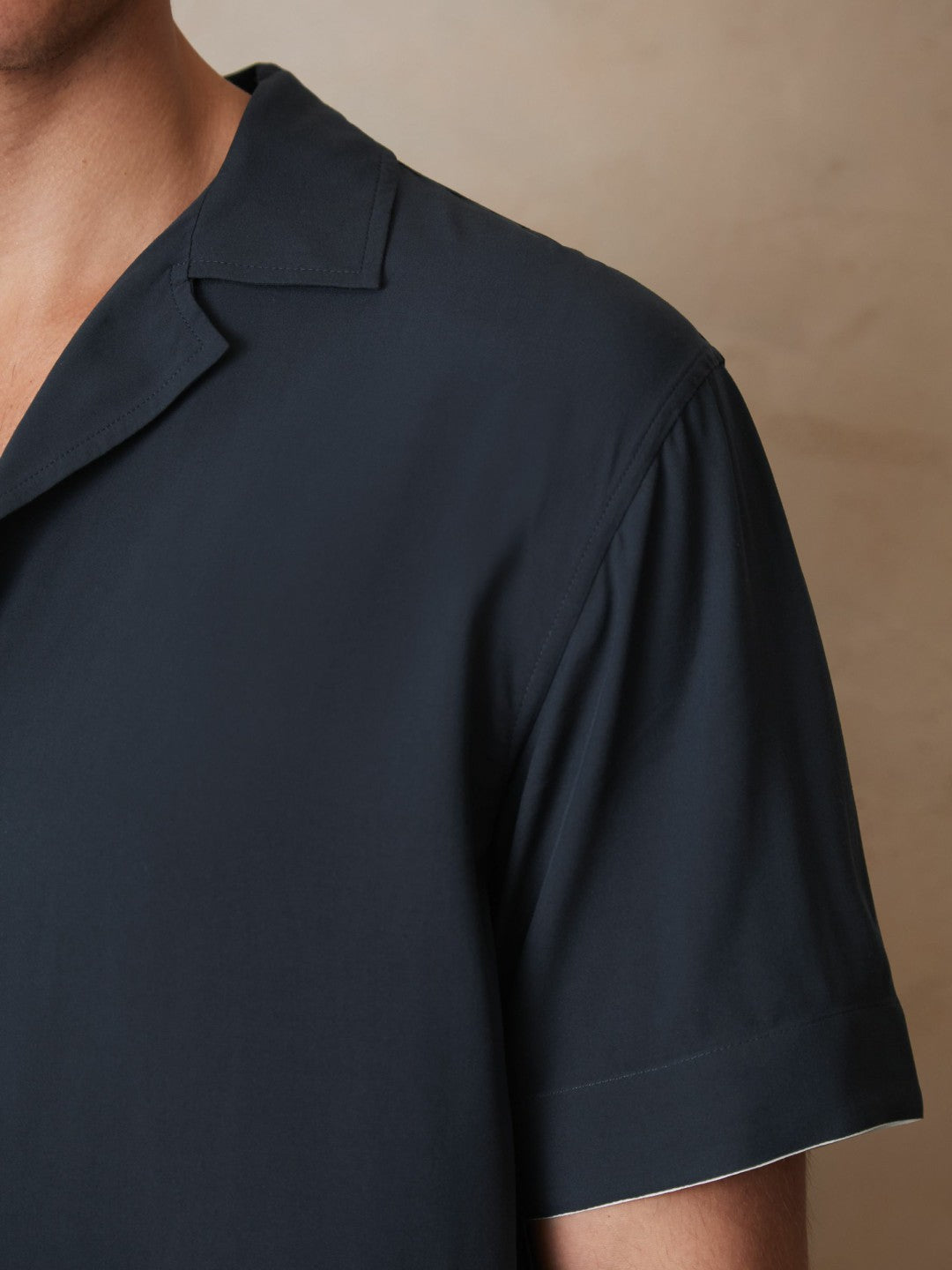 | Ché Stripe-Cuff Shirt in Navy