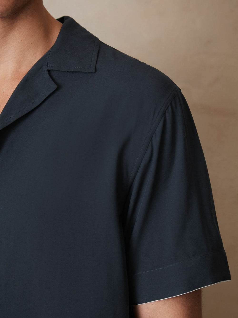 | Ché Stripe-Cuff Shirt in Navy
