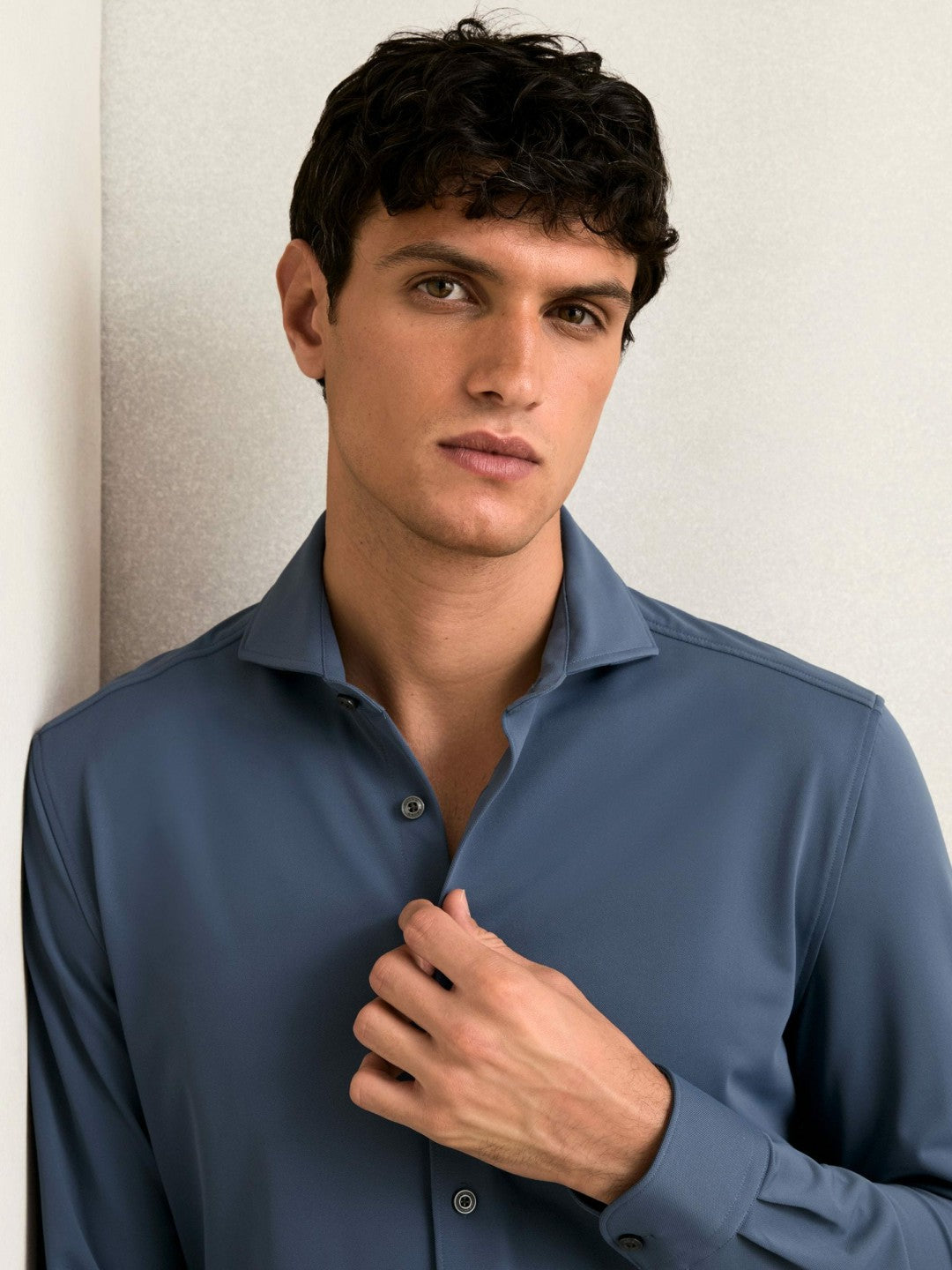 Stretch Jersey Cutaway-Collar Shirt in Dark Airforce Blue