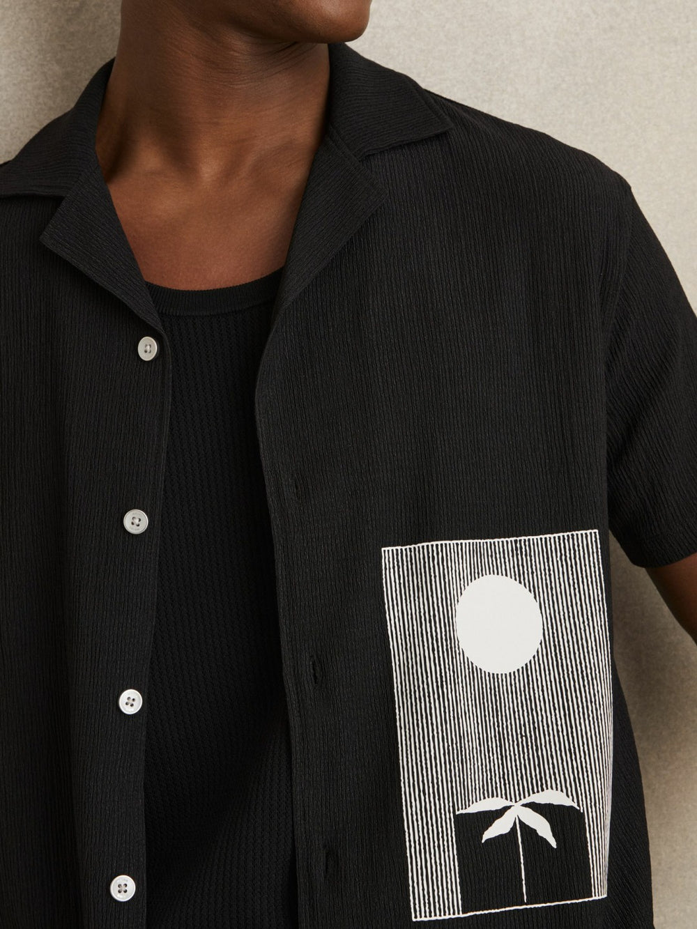 Graphic Print Cuban-Collar Shirt in Black