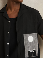 Graphic Print Cuban-Collar Shirt in Black