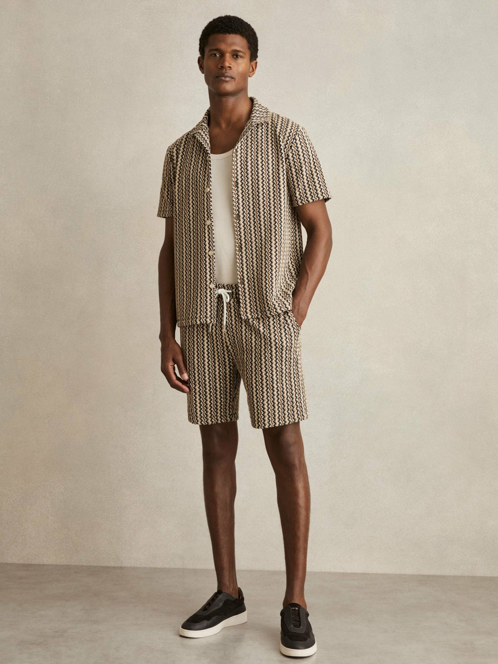 Zig-Zag Knit Drawstring Shorts in Tobacco Brown