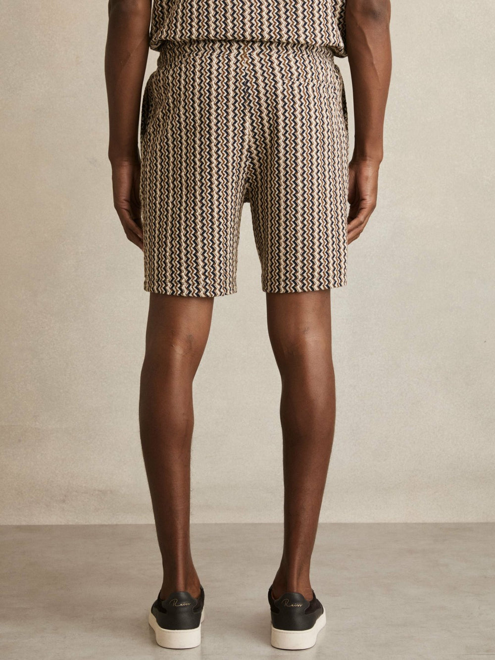 Zig-Zag Knit Drawstring Shorts in Tobacco Brown