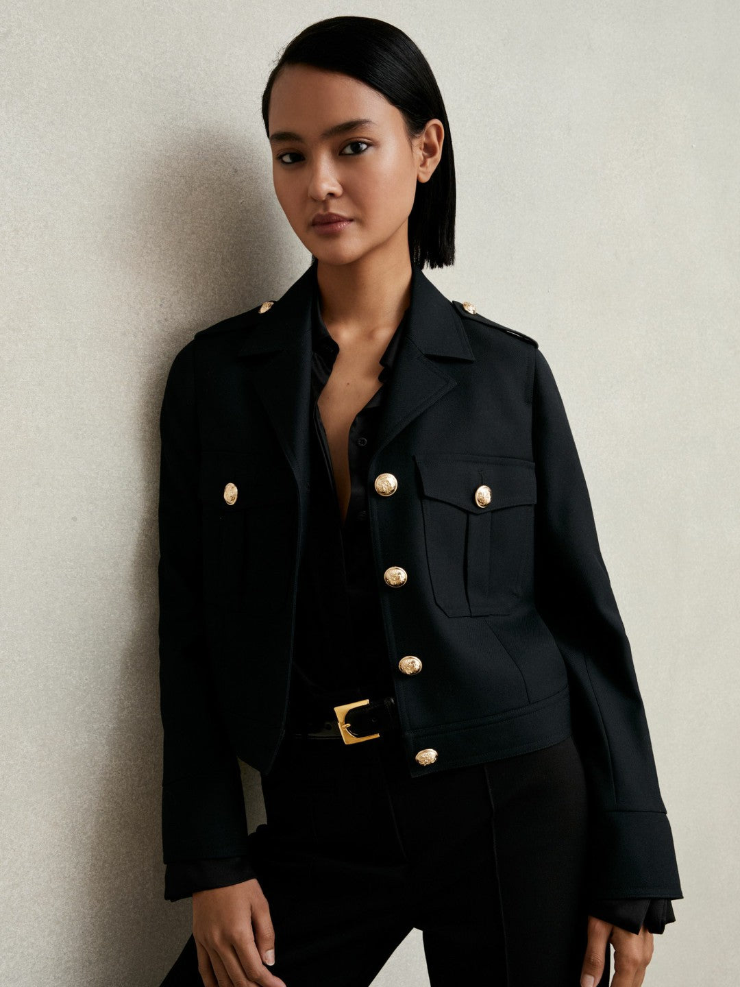 Wool Twin-Pocket Cropped Jacket in Black