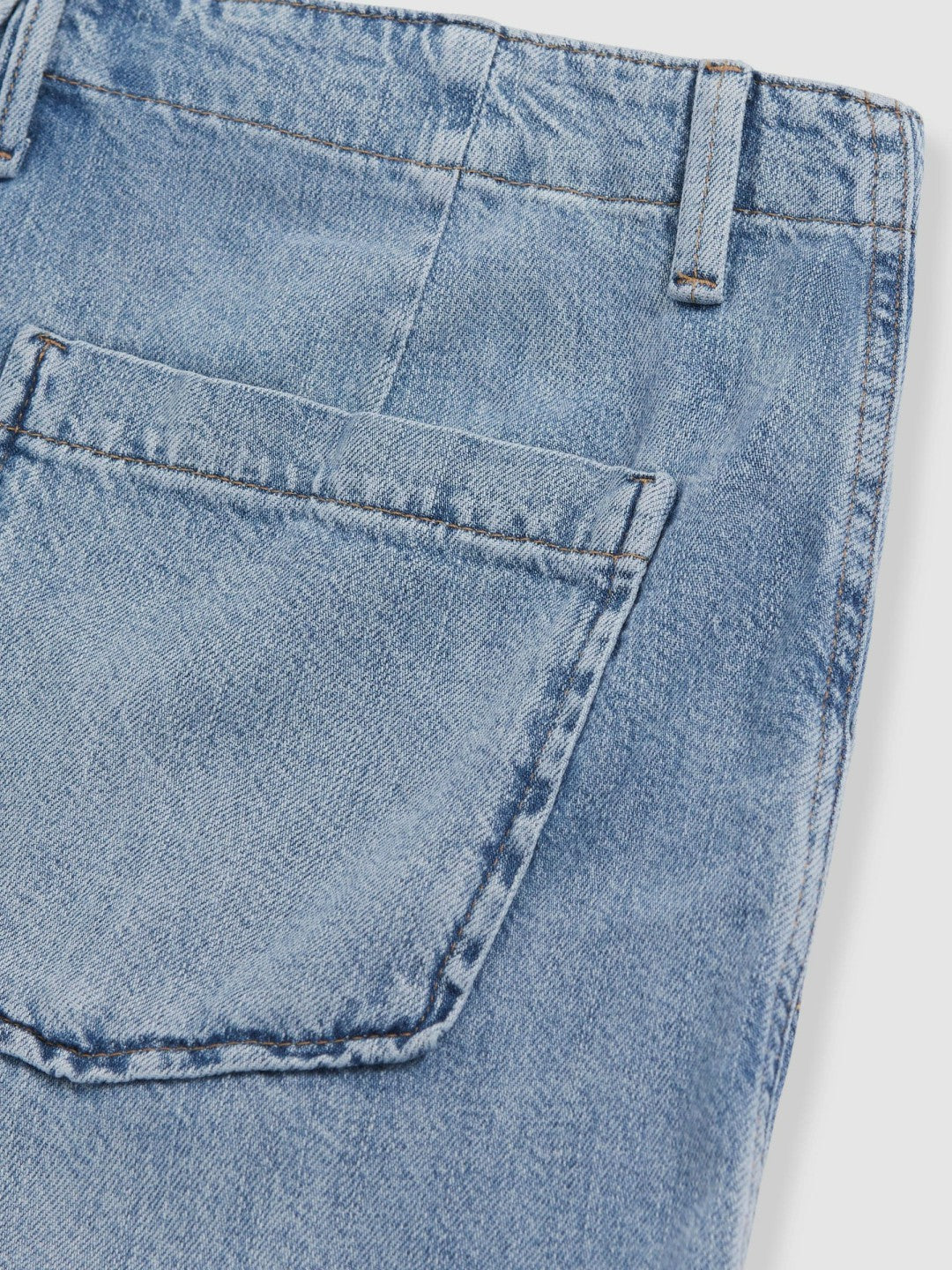 Good American Denim Shorts With Linen in Indigo Blue