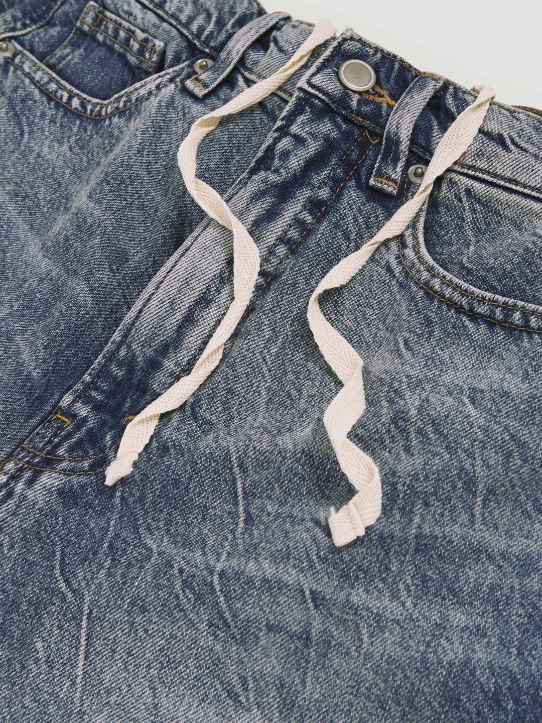 Jeans in Indigo Blue