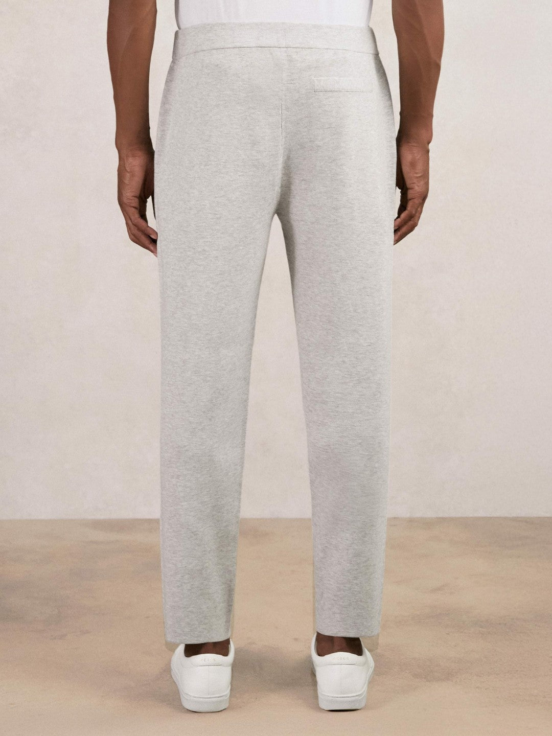 Tapered Knitted Trousers in Soft Grey