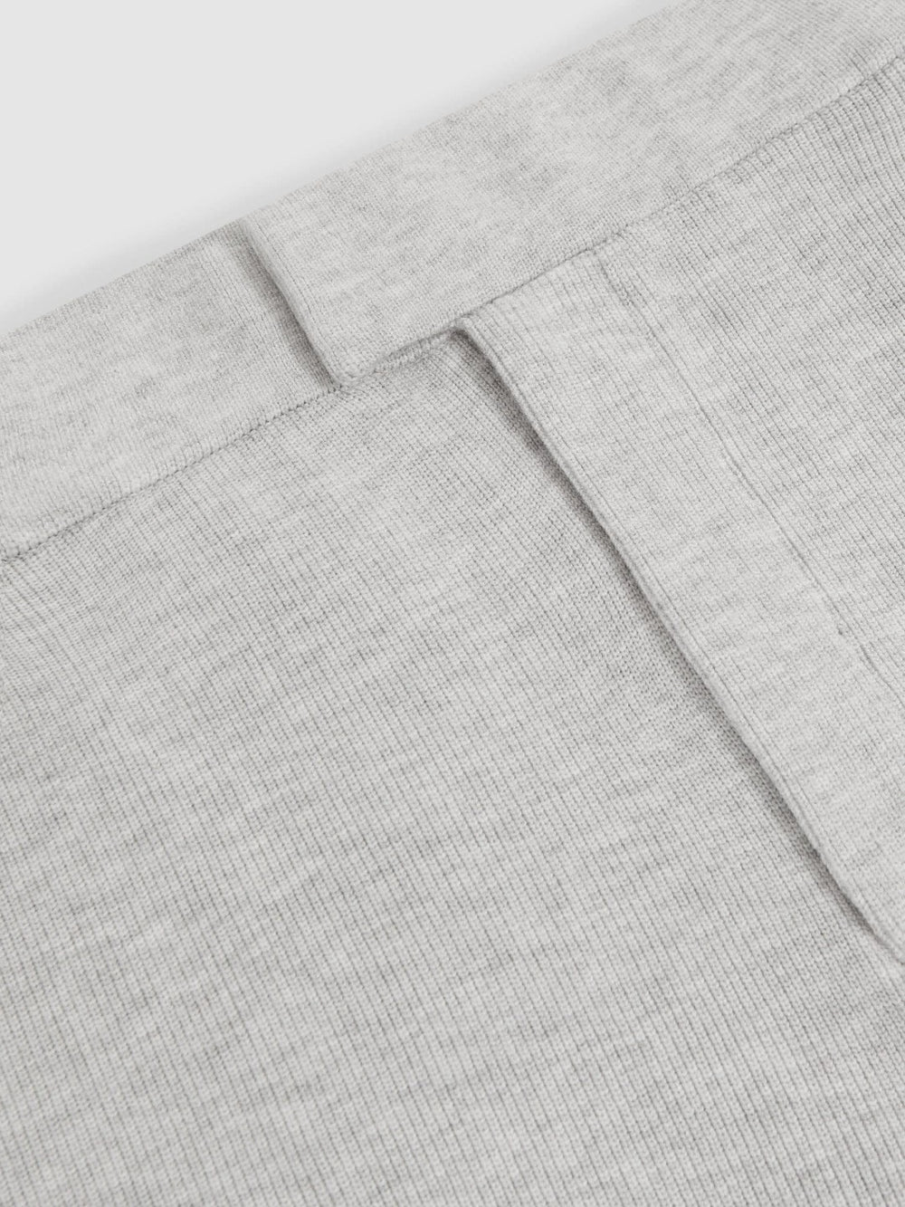 Tapered Knitted Trousers in Soft Grey