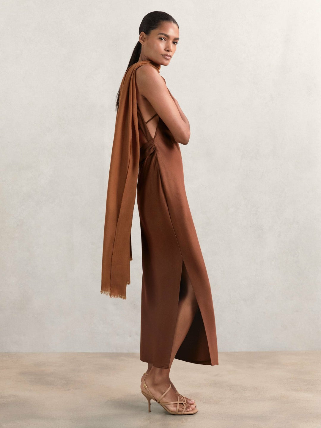 Wool-Cashmere Lightweight Scarf in Camel