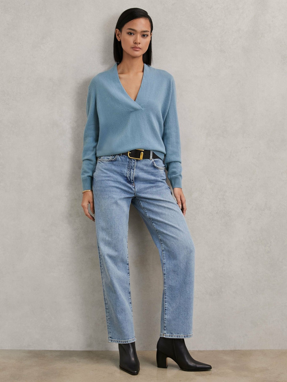 Cashmere V-Neck Jumper in Blue