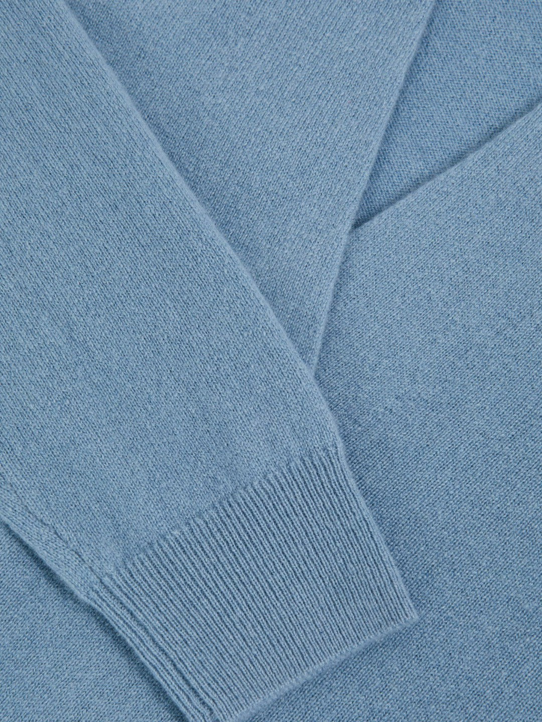 Cashmere V-Neck Jumper in Blue