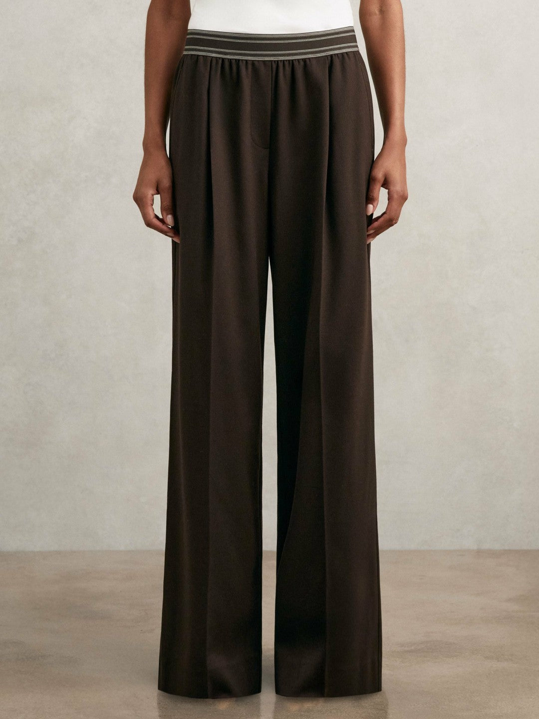 Petite Wide-Leg Contrast-Waistband Trousers in Chocolate Brown