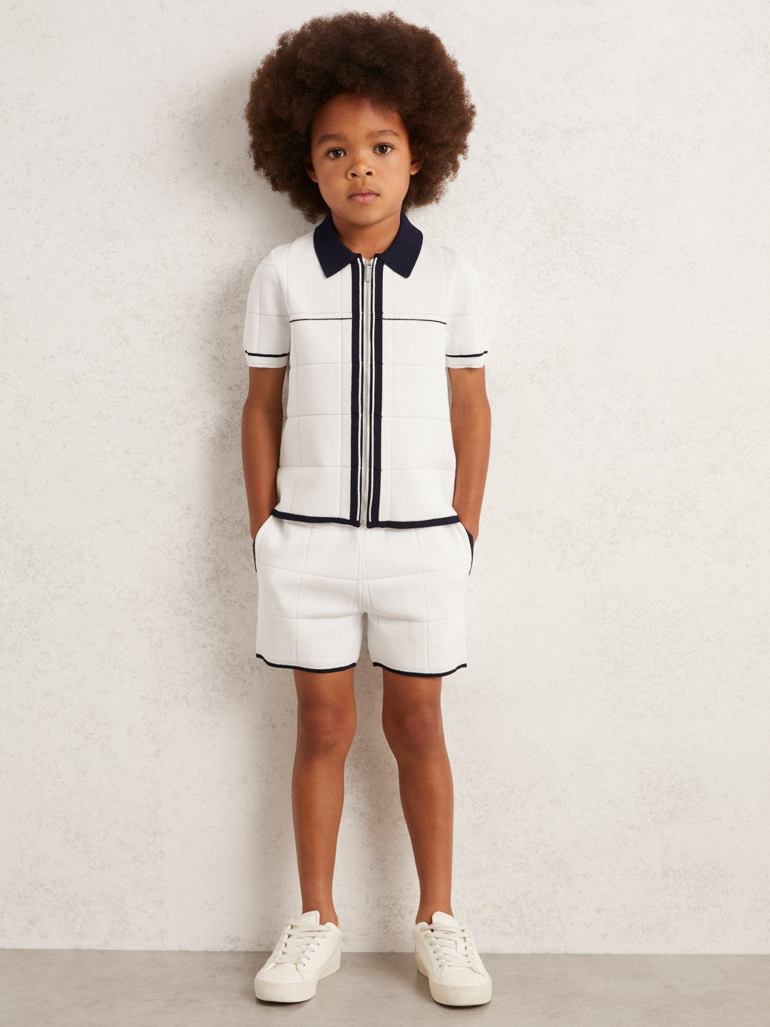 Tipped Knit Stitch-Detail Shorts in White/Navy