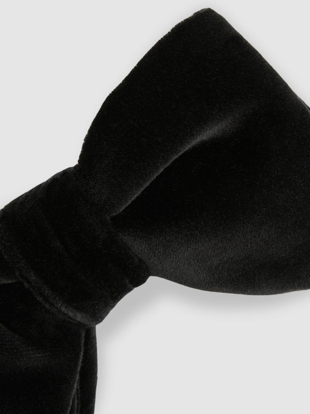 Velvet Bow Tie in Black