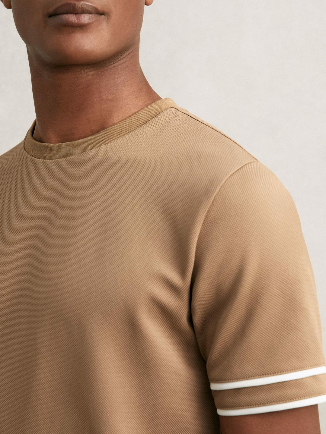 Textured Crew-Neck Tipped T-Shirt in Camel Brown