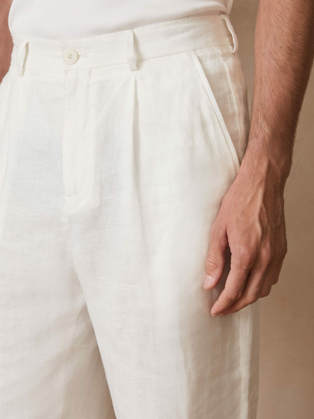 | Ché Linen Wide-Leg Trousers in White