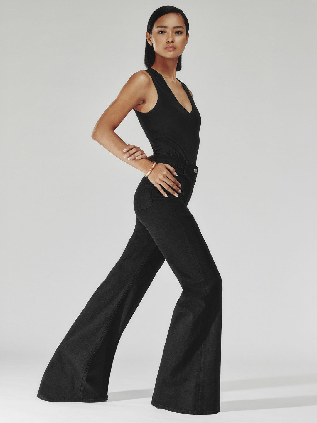 Petite Patch-Pocket Flared Jeans in Black