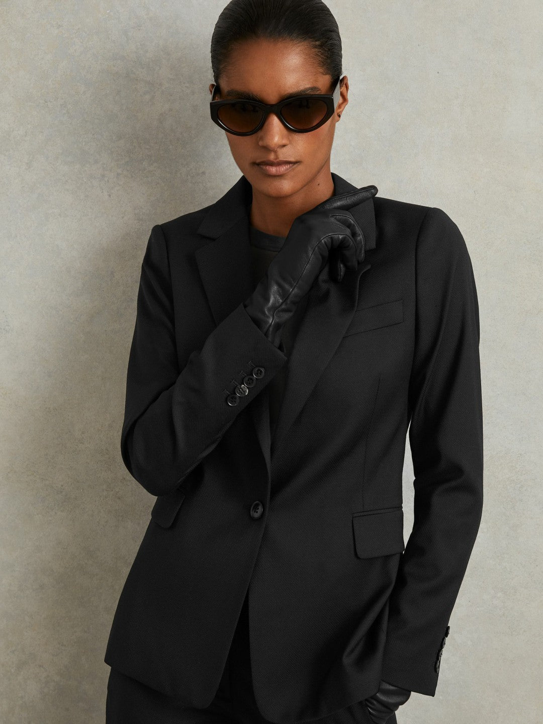 Single Breasted Suit Blazer in Black