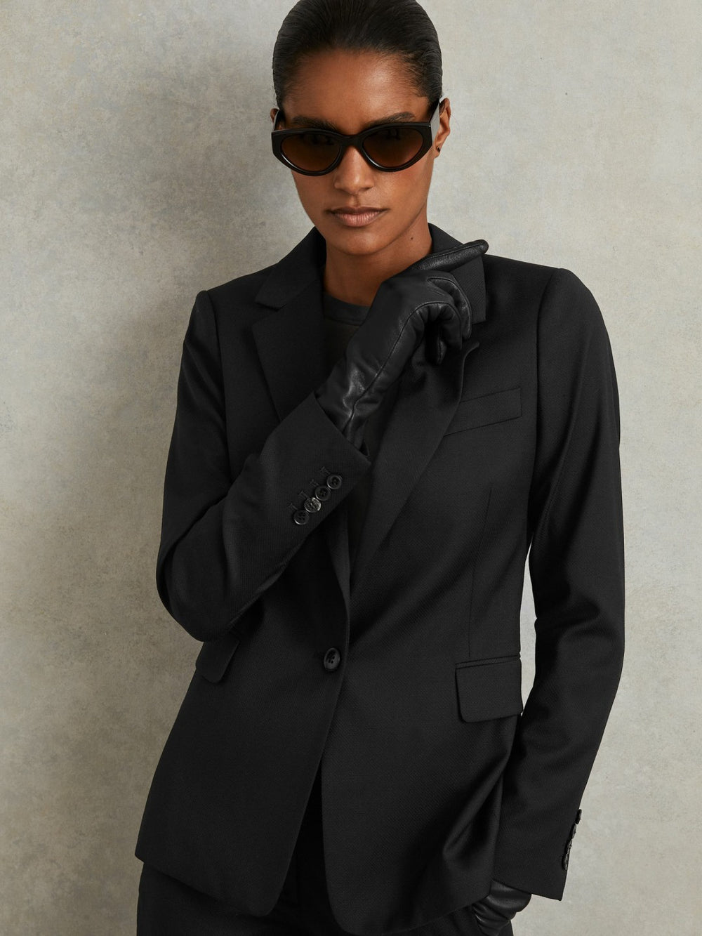 Single Breasted Suit Blazer in Black