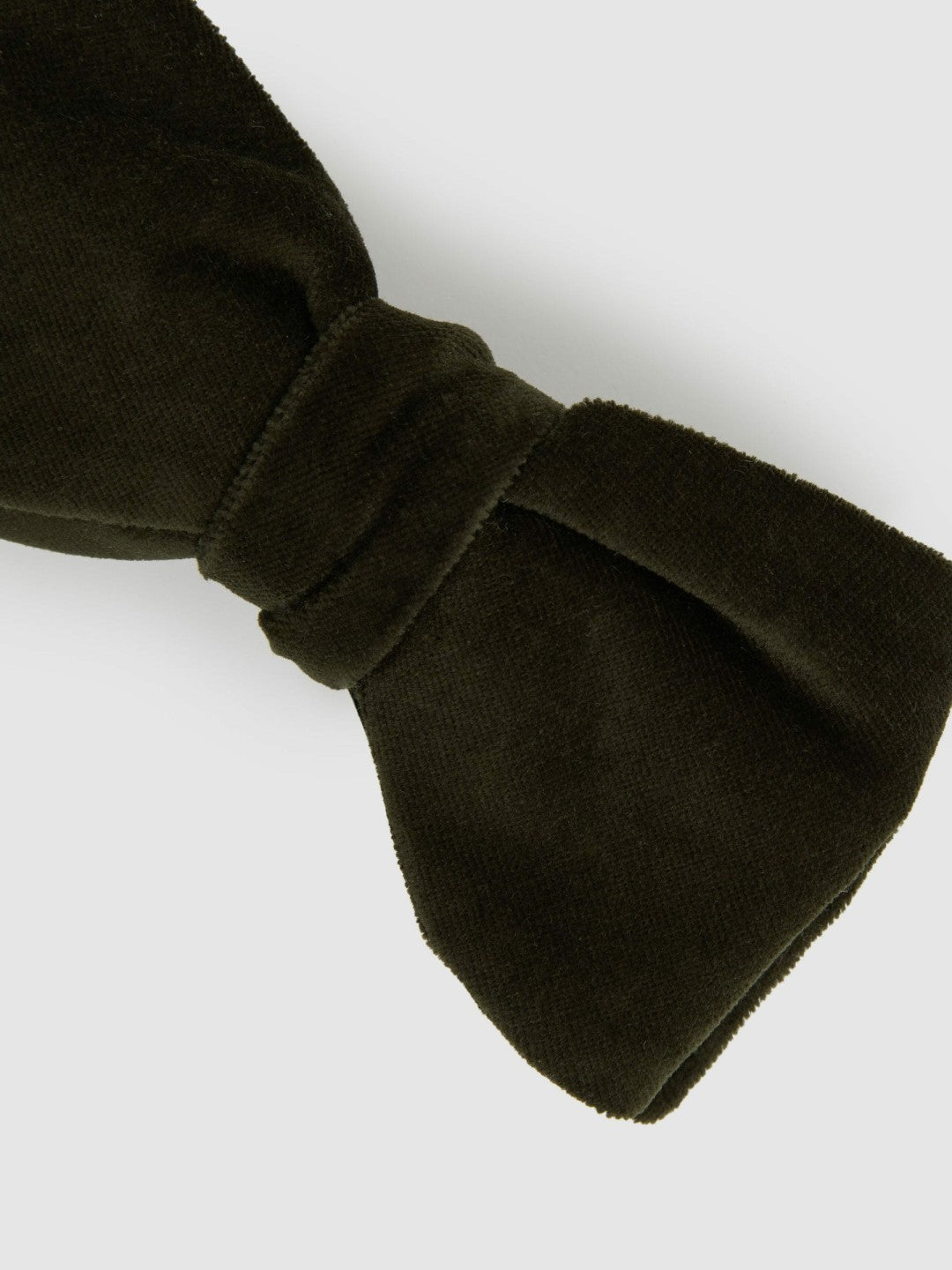 Velvet Bow Tie in Emerald