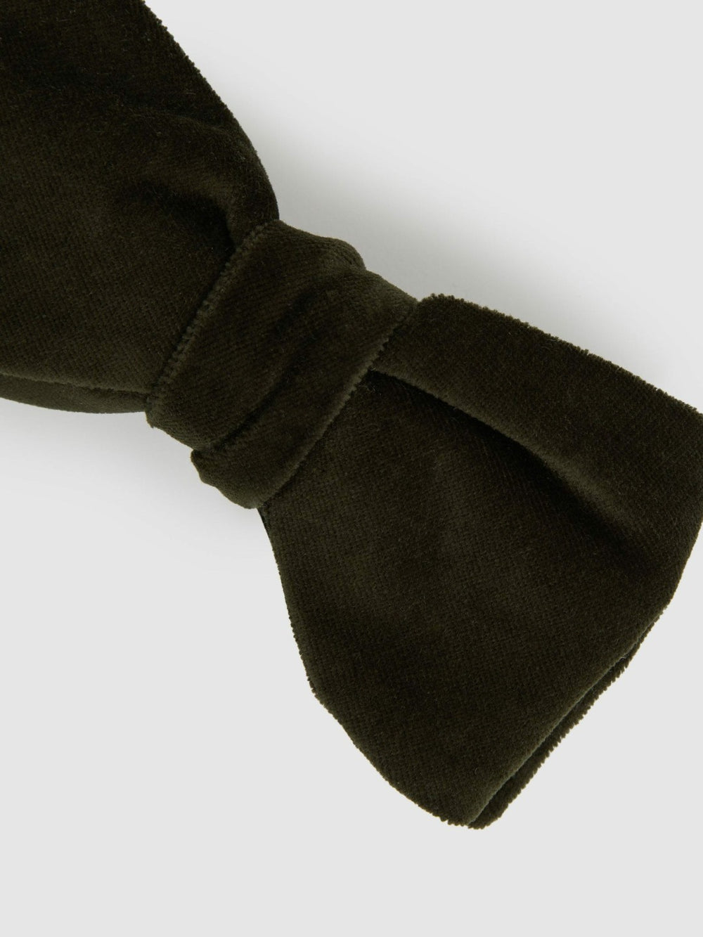 Velvet Bow Tie in Emerald