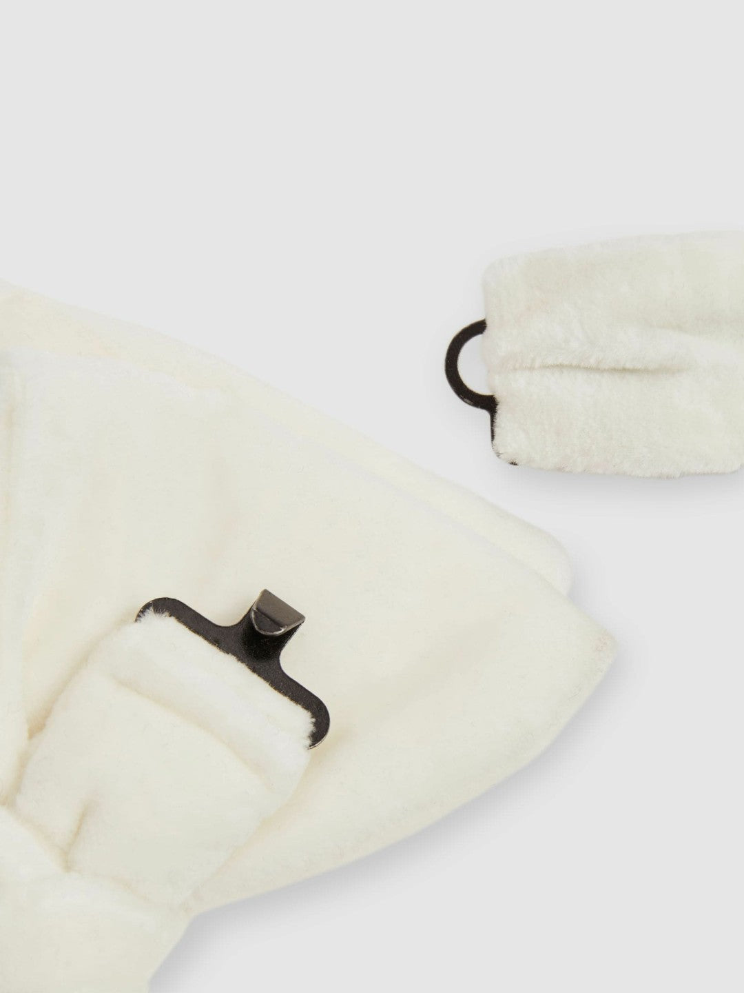 Velvet Bow Tie in Ivory