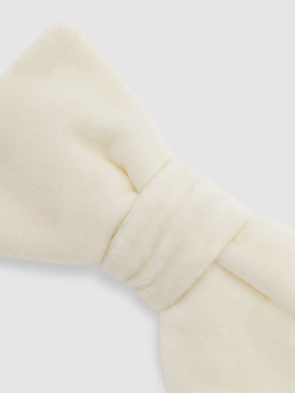 Velvet Bow Tie in Ivory