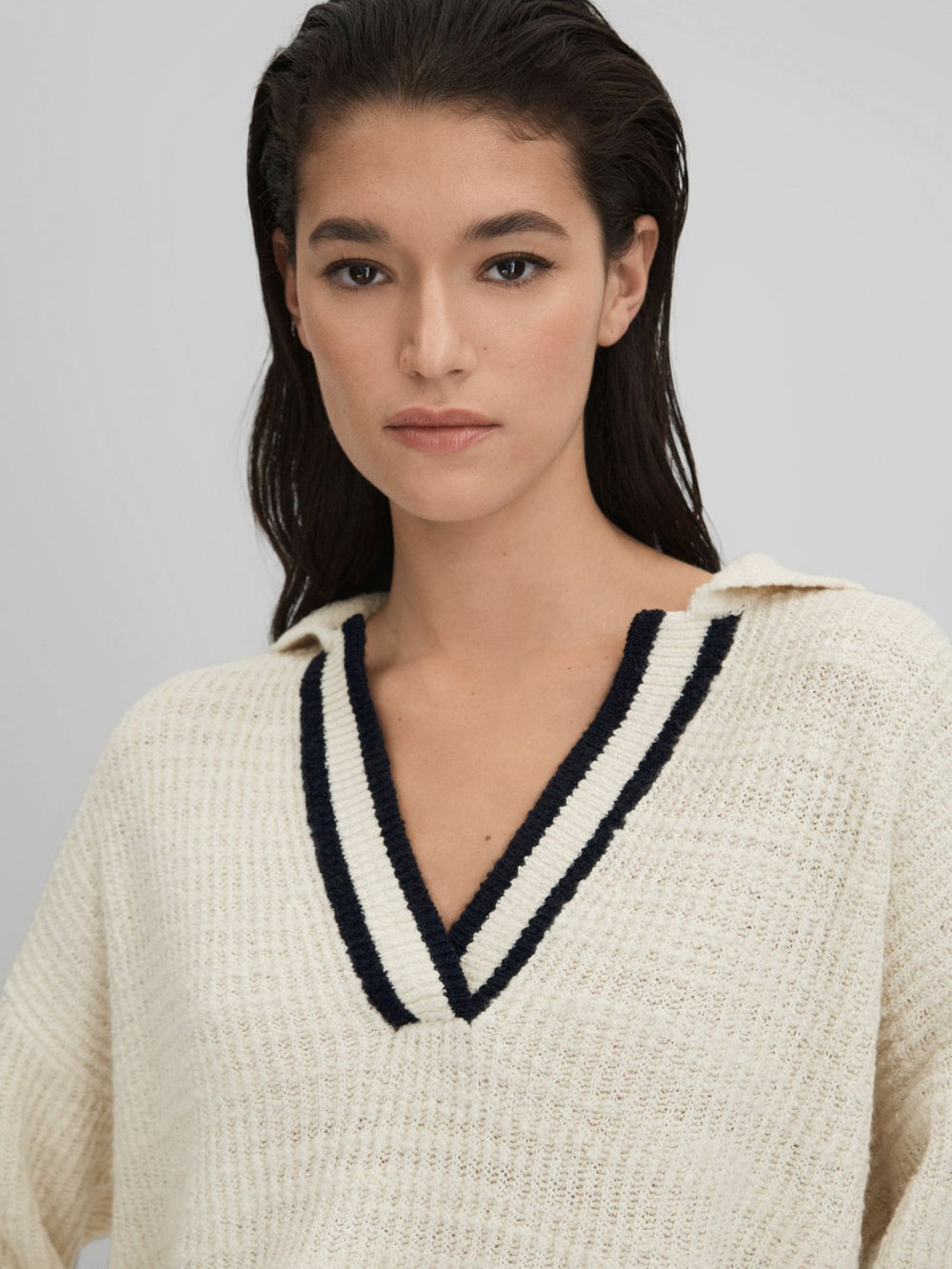 Wool Blend Open Collar Jumper in Cream/Navy